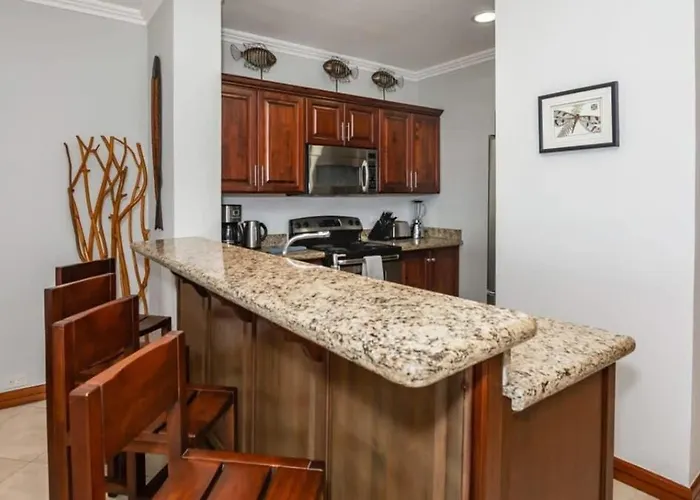 Elegant Oceanview With Spacious Open-concept Floor Plan And Inviting Design Сasa de vacaciones