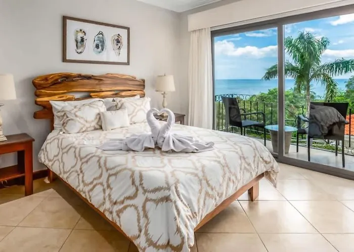 Сasa de vacaciones Elegant Oceanview With Spacious Open-concept Floor Plan And Inviting Design