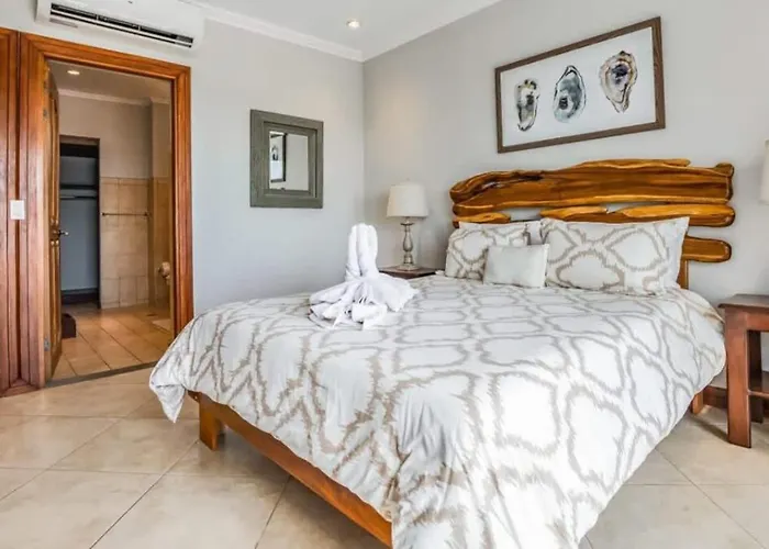 Elegant Oceanview With Spacious Open-concept Floor Plan And Inviting Design Сasa de vacaciones *