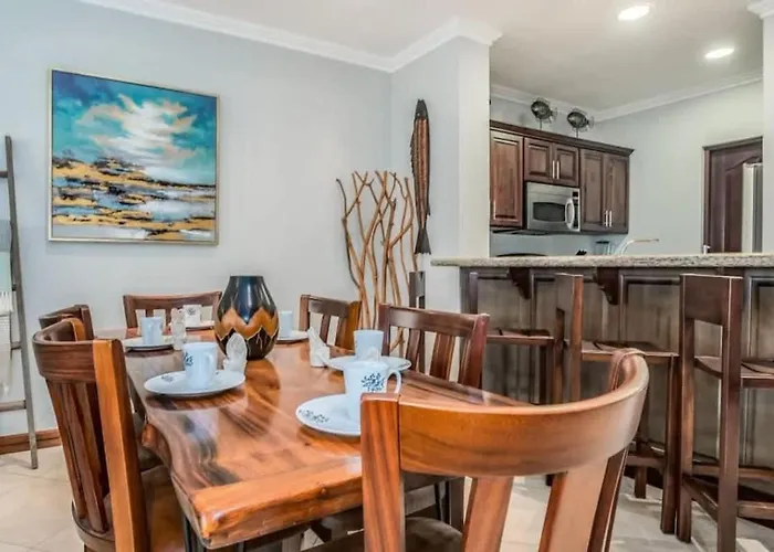 Elegant Oceanview With Spacious Open-concept Floor Plan And Inviting Design Playa Flamingo