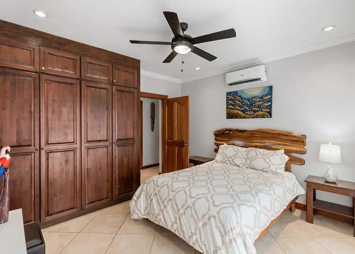 Elegant Oceanview With Spacious Open-concept Floor Plan And Inviting Design