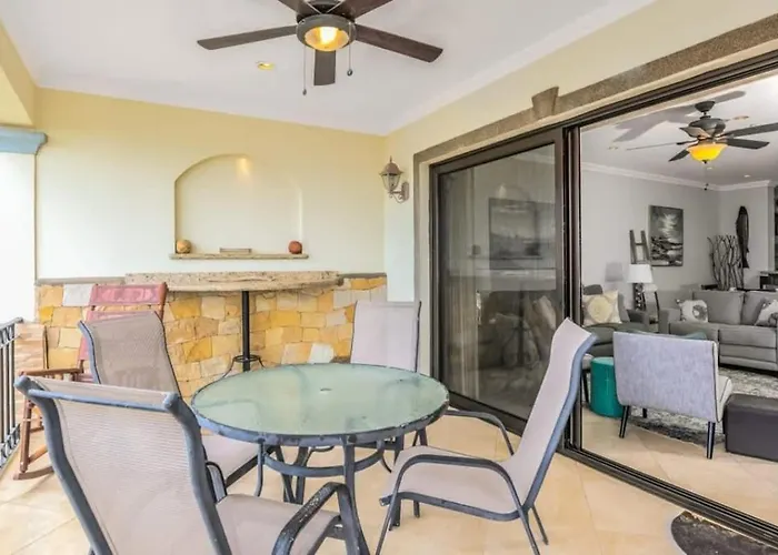 Elegant Oceanview With Spacious Open-concept Floor Plan And Inviting Design Сasa de vacaciones