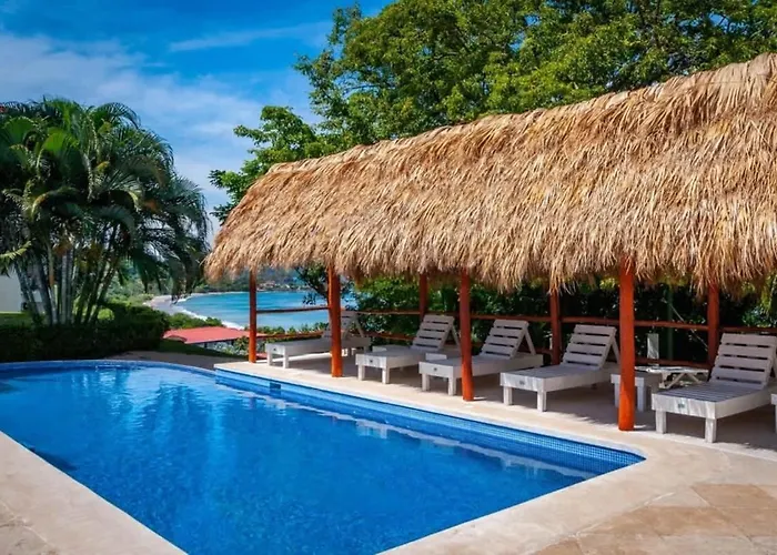 Elegant Oceanview With Spacious Open-concept Floor Plan And Inviting Design Сasa de vacaciones