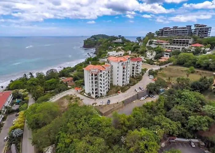 Сasa de vacaciones Elegant Oceanview With Spacious Open-concept Floor Plan And Inviting Design